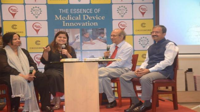 MP Poonam Mahajan addressing the meeting - Sakshi Post