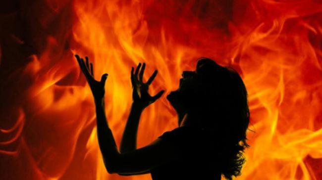 Shameerpet Woman Immolates Herself After Irresponsible Husband Turns Alcoholic Shameerpet Woman Immolates Herself After Irresponsible Husband Turns Alcoholic - Sakshi Post