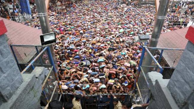 Devotees Throng Sabarimala - Sakshi Post