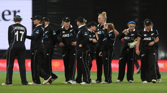 India Women Lose 1st T20 To New Zealand India Women Lose 1st T20 To New Zealand - Sakshi Post