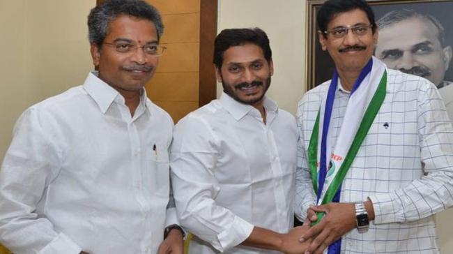 Devineni Chandrasekhar Joins YSR Congress - Sakshi Post