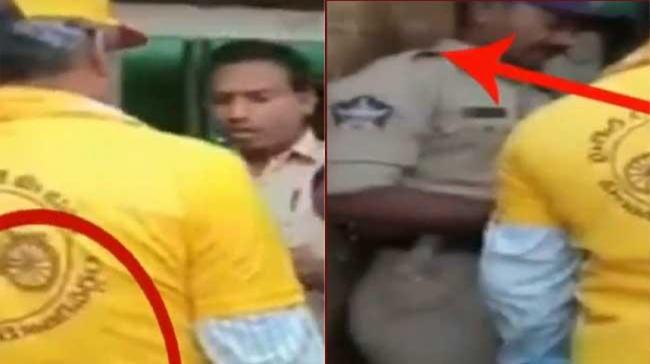 Police distributing money to the voters Police distributing money to the voters - Sakshi Post