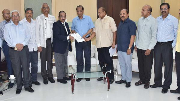 The Retired IAS Officers Forum Of Andhra Pradesh and Telangana submitted a memorandum to the Governor  ESL Narasimhan&amp;amp;nbsp; - Sakshi Post