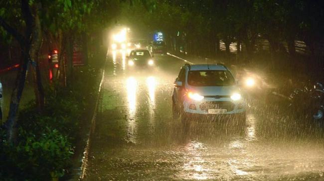 Rains lashed Hyderabad in the evening hours of Tuesday - Sakshi Post