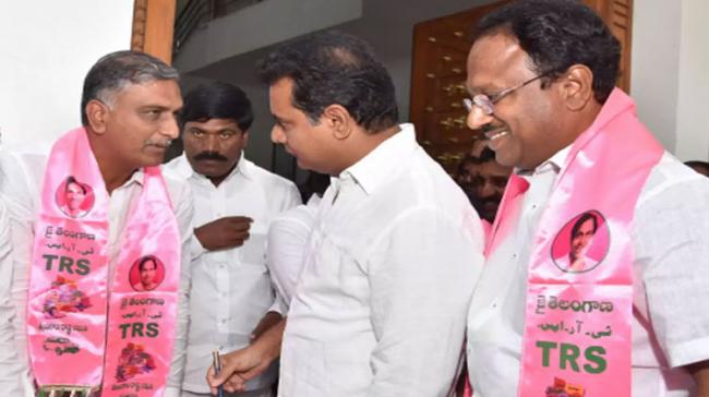 KCR Might Induct KTR, Harish Rao During Telangana Cabinet Expansion KCR Might Induct KTR, Harish Rao During Telangana Cabinet Expansion - Sakshi Post