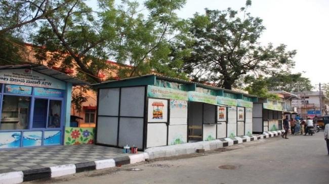 Eco-friendly kiosks for street vendors in Sircilla - Sakshi Post