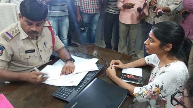 Telugu Bigg Boss 3 Organisers In Soup For Outraging The Modesty Of Actress Telugu Bigg Boss 3 Organisers In Soup For Outraging The Modesty Of Actress - Sakshi Post
