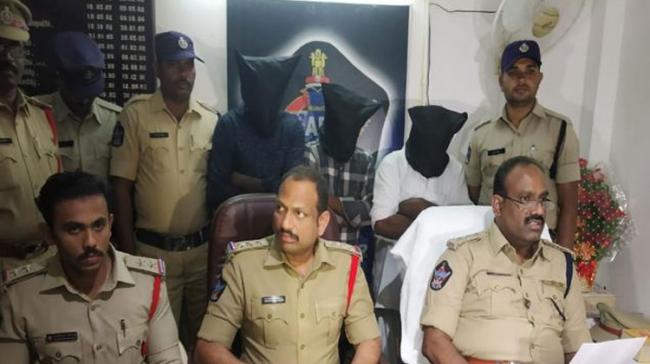 Anantapur Police Crack Nallapareddy Village Murder Mystery - Sakshi Post