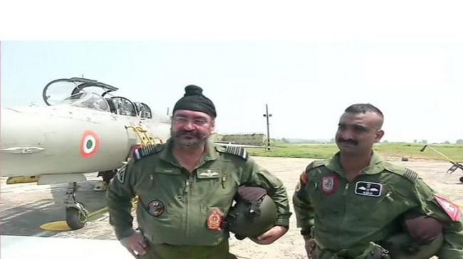 Abhinandan Flies MiG-21 With Air Chief Dhanoa - Sakshi Post