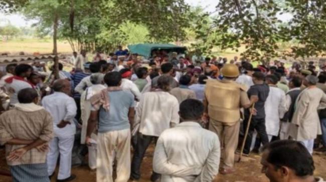 Villagers Thrash Police After Finding Bodies Of Missing Boys In Ditch - Sakshi Post