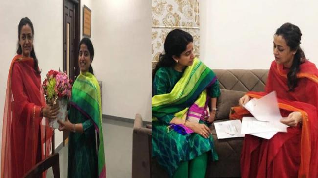 Namrata Shirodkar Meets YS Bharathi Reddy - Sakshi Post