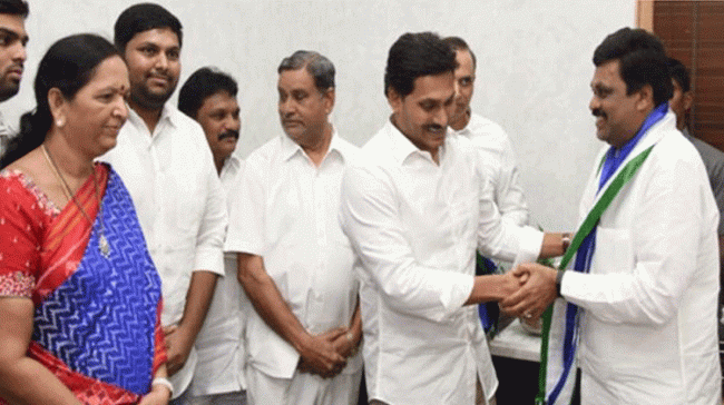Ayyanna Patrudu Brother Sanyasi Patrudu Joins YSRCP - Sakshi Post