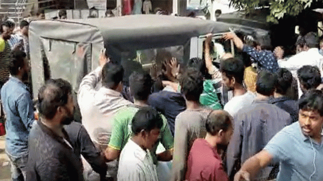 Four Injured In A Road Accident Near Visakhapatnam Four Injured In A Road Accident Near Visakhapatnam - Sakshi Post