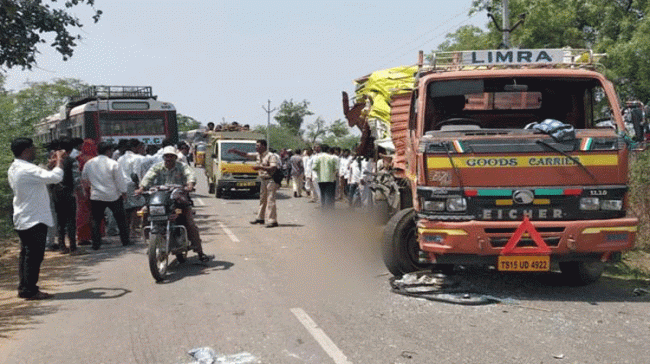 TSRTC  Bus Crashed Into Van TSRTC  Bus Crashed Into Van - Sakshi Post