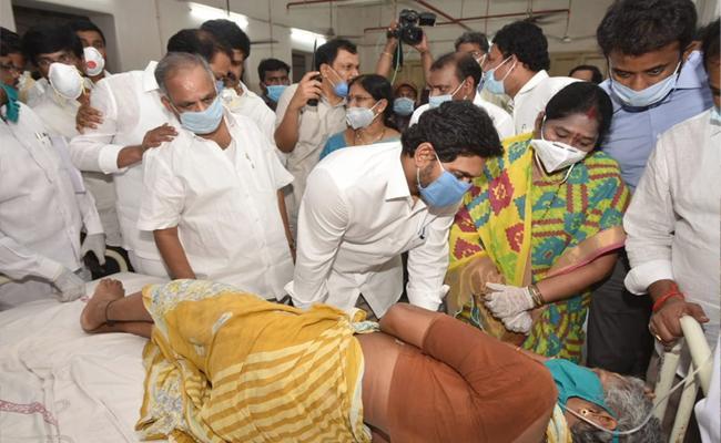Chief Minister YS Jagan Mohan Reddy consoling the victims of Vizag gas leakage  Chief Minister YS Jagan Mohan Reddy consoling the victims of Vizag gas leakage  - Sakshi Post