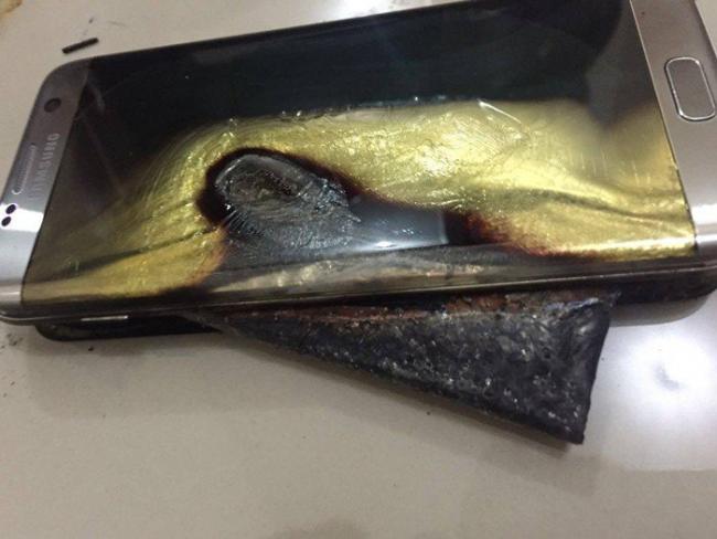 The Verge news identified the passenger as Brian Green and his phone as “a replacement Galaxy Note 7”. The Verge news identified the passenger as Brian Green and his phone as “a replacement Galaxy Note 7”. - Sakshi Post