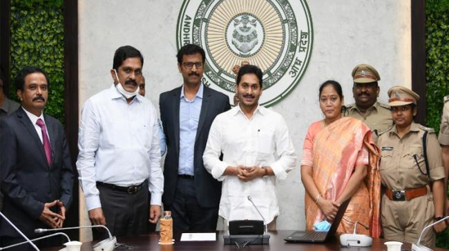 Abhayam App Launched For Women Commuters Safety YS Jagan - Sakshi Post