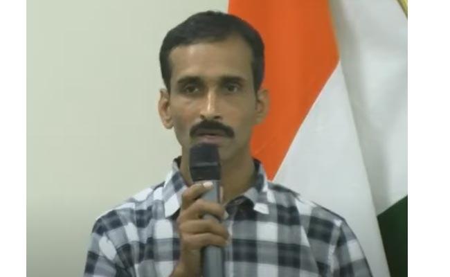 Muttanagari Jalandhar Reddy a top leader of the CPI (Maoist) Muttanagari Jalandhar Reddy a top leader of the CPI (Maoist), surrendered before the Andhra Pradesh Director General of Police D Gautam Sawang - Sakshi Post