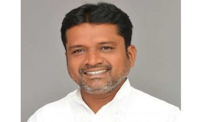 File Pic of Putta Madhu Missing Peddapalli ZP Chairman TRS Leader Putta Madhu Arrested - Sakshi Post