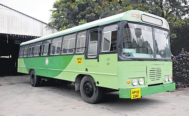 TSRTC: Hyderabad City Buses To Soon Get A New Colour Makeover - Sakshi Post