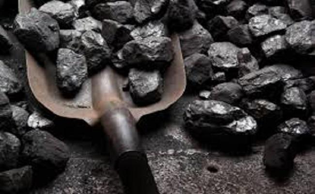 Telangana Boggu Gani Karmika Sangham Issues Strike Notice Over Private Auction of Coal - Sakshi Post