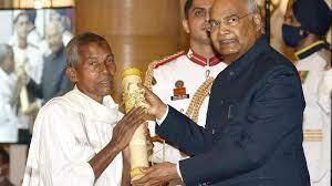 Who is Padma Shri Awardee Harekala Hajabba From Karnataka - Sakshi Post