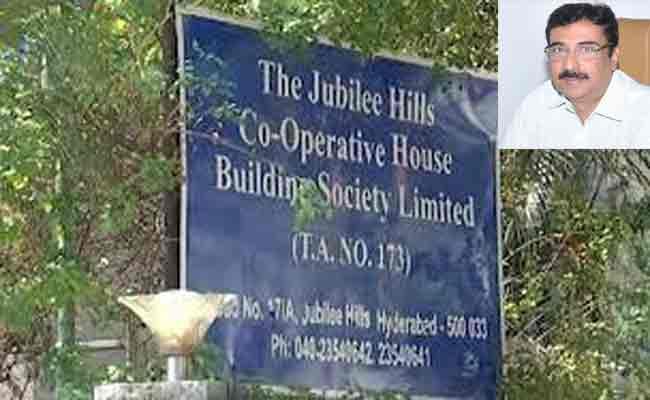 Jubilee Hills Cooperative House Building Society secretary A Murali Mukund - Sakshi Post