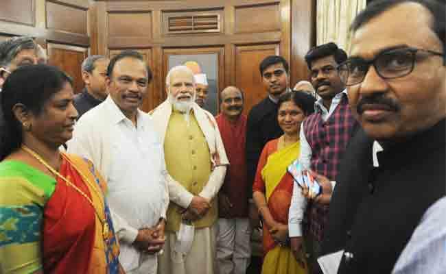 YSRCP MPs Meet PM Modi, FM Nirmala Sitharaman Over AP Issues - Sakshi Post
