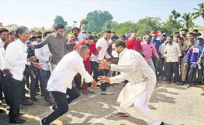 AP Speaker Tammineni Plays Kabaddi in Amadalavalasa - Sakshi Post