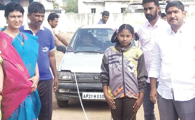 Markapuram 6th Class Girl’s Feat, Pulls Car With Her Plaits - Sakshi Post