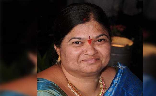 KCR Condoles Telangana Media Academy Chairman's Wife Allam Padma's Demise - Sakshi Post