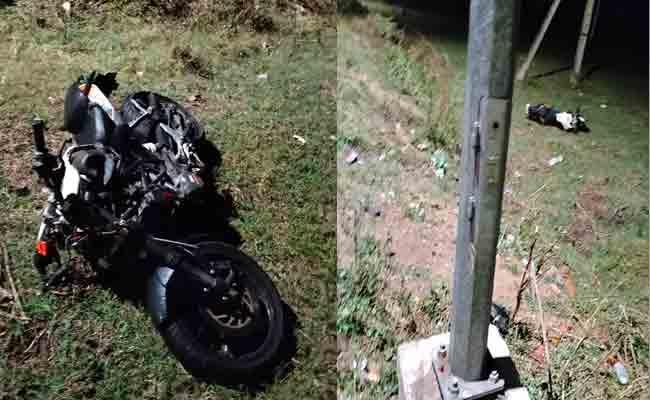  Three students dead as the two-wheeler hits a electric pole in Mangalagiri - Sakshi Post