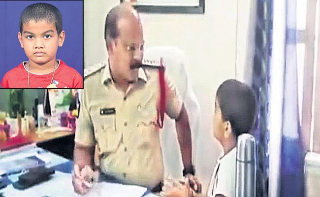 Palamaneru: Upset over Traffic Jam Near School, UKG Student Complains To Cops - Sakshi Post