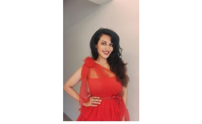 Flora Saini Every Role is Challenging, Says Flora Saini - Sakshi Post