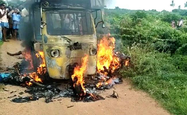 Five Women Charred to Death After Auto Catches Fire   - Sakshi Post