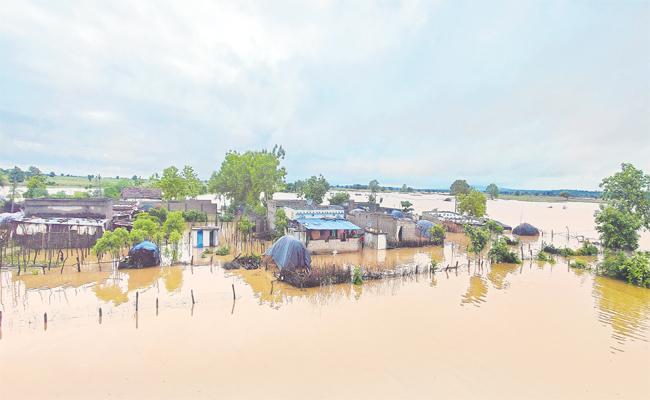 Telangana heavy rain claims 10 lives, red alert issued in 12 districts - Sakshi Post