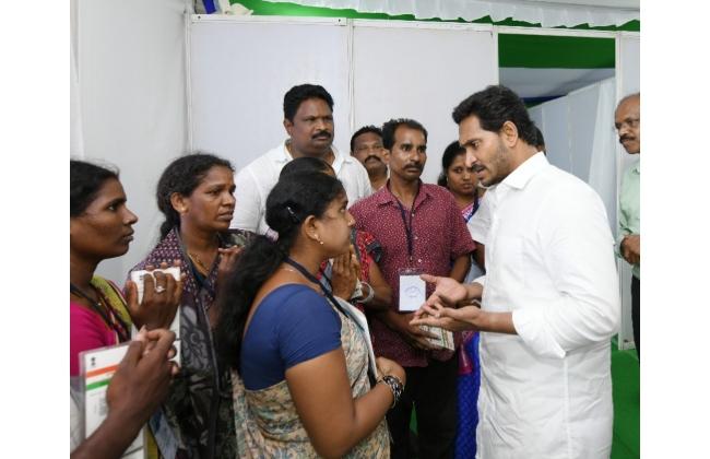 ys jagan visited flood places today - Sakshi Post