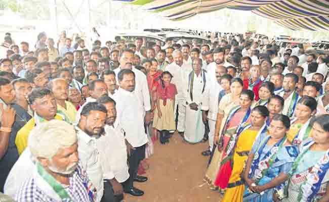 Mission Kuppam: 200 TDP Workers Join YSRCP - Sakshi Post