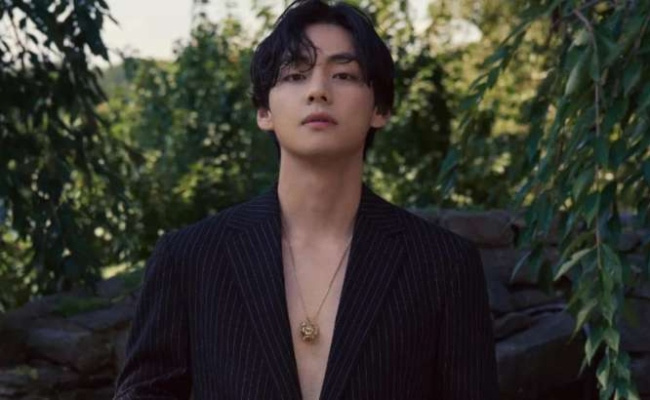 Fan War Over BTS V-BLACKPINK Jennie Dating Rumours - Sakshi Post