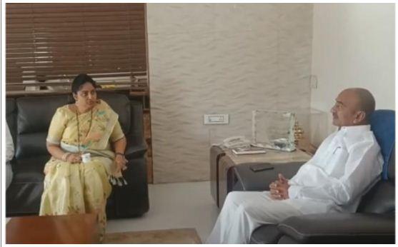 Divyavani's Meeting With Etela Rajender Sparks Rumours of Her BJP Entry - Sakshi Post