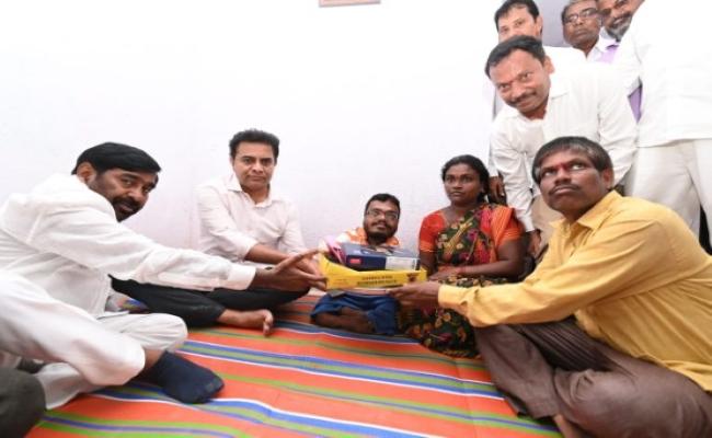 Telangana MA&UD Minister KT Rama Rao visits fluorosis victim in Nalgonda on Thursday. (Photo credit: Twitter/@KTRTRS) Telangana MA&UD Minister KT Rama Rao visits fluorosis victim in Nalgonda on Thursday. (Photo credit: Twitter/@KTRTRS) - Sakshi Post