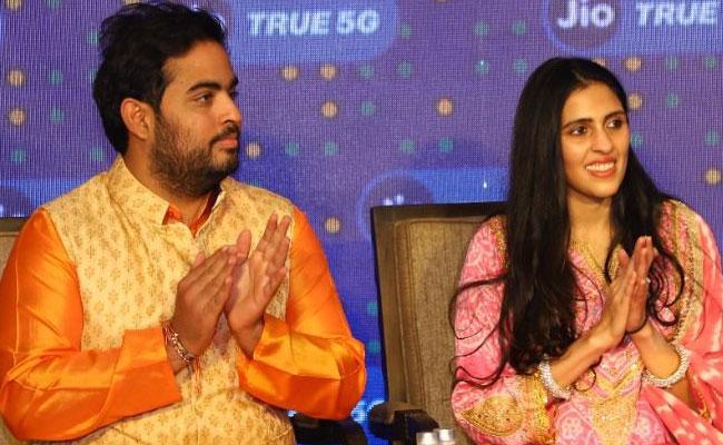 Akash Ambani launches Jio True 5G & True 5G powered Wi-Fi services in Nathdwara. He also announced start of True 5G Welcome offer in Chennai besides Nathdwara. With this announcement 6 cities have become part of Jio True5G Welcome offer. - Sakshi Post