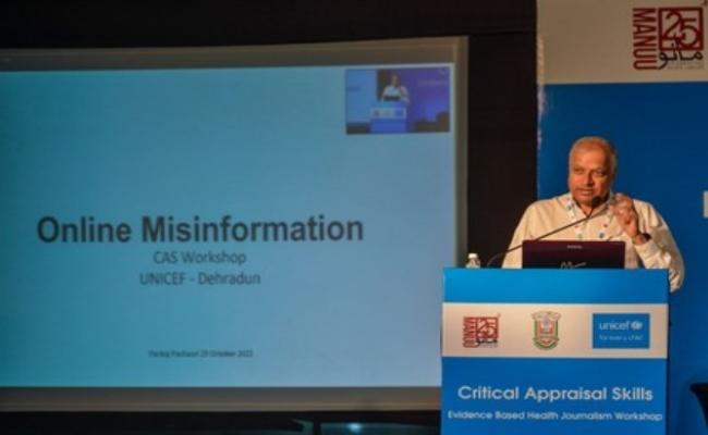 Sr. Journalist Pankaj Pachuari taking a session on Online Misinformation at UNICEF CAS workshop in Dehradun  - Sakshi Post