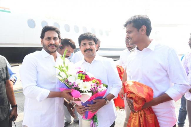 The AP CM was received by ministers, party workers among others at the Renigunta airport JaganAnnaVidyaDeevena - Sakshi Post