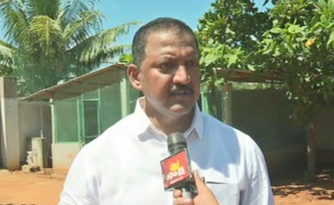 TDP MLA Vallabhaneni  Participates In Gadapa Gadapaku Mana Prabhuthvam Programme - Sakshi Post