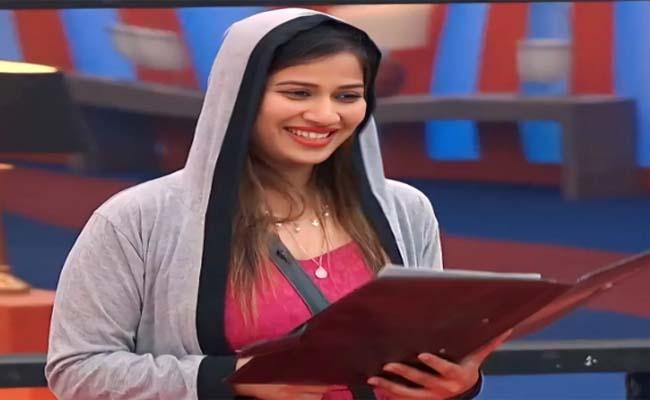 Inaya earnings from bigg boss telugu 6 - Sakshi Post