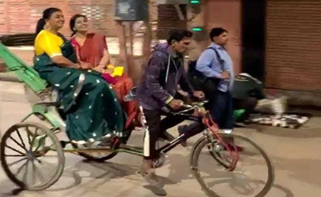 Viral Video: AP Minister Roja explores Kashi on a cycle rickshaw - Sakshi Post