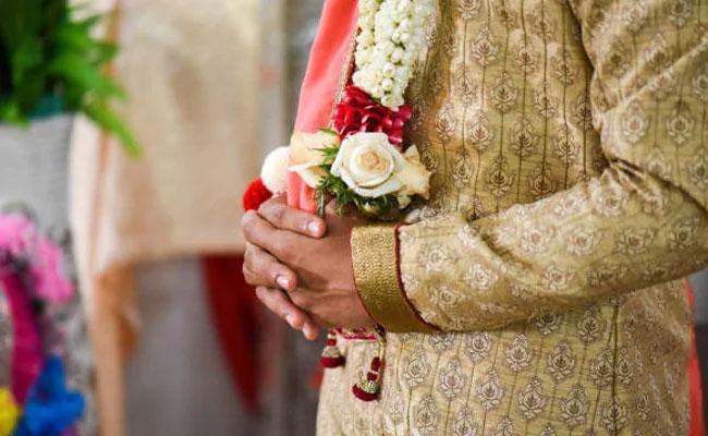 Hyderabad Groom cancels wedding over "old" furniture given in dowry  - Sakshi Post