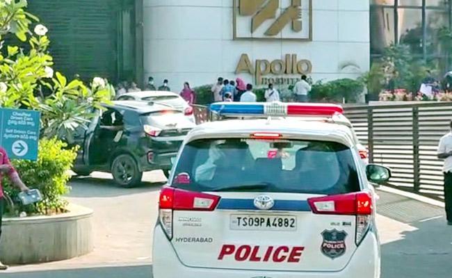 Hyderabad: Dr Mazharuddin Father-in-law of AIMIM MLA Akbaruddin's Second Daughter Allegedly Shoots Self In Suicide Bid - Sakshi Post