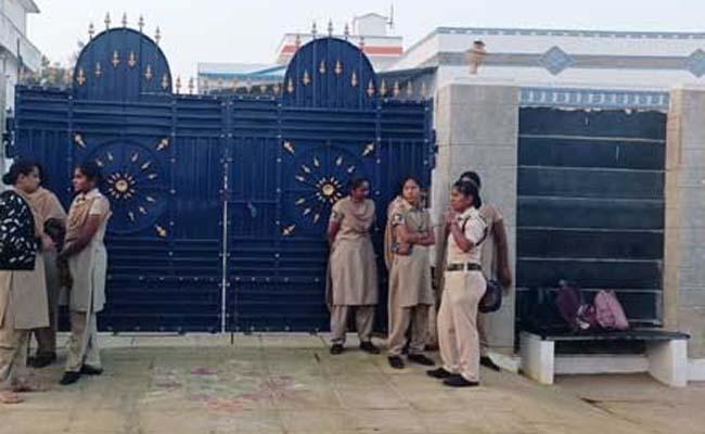 bhumi akhila priya house arrest - Sakshi Post